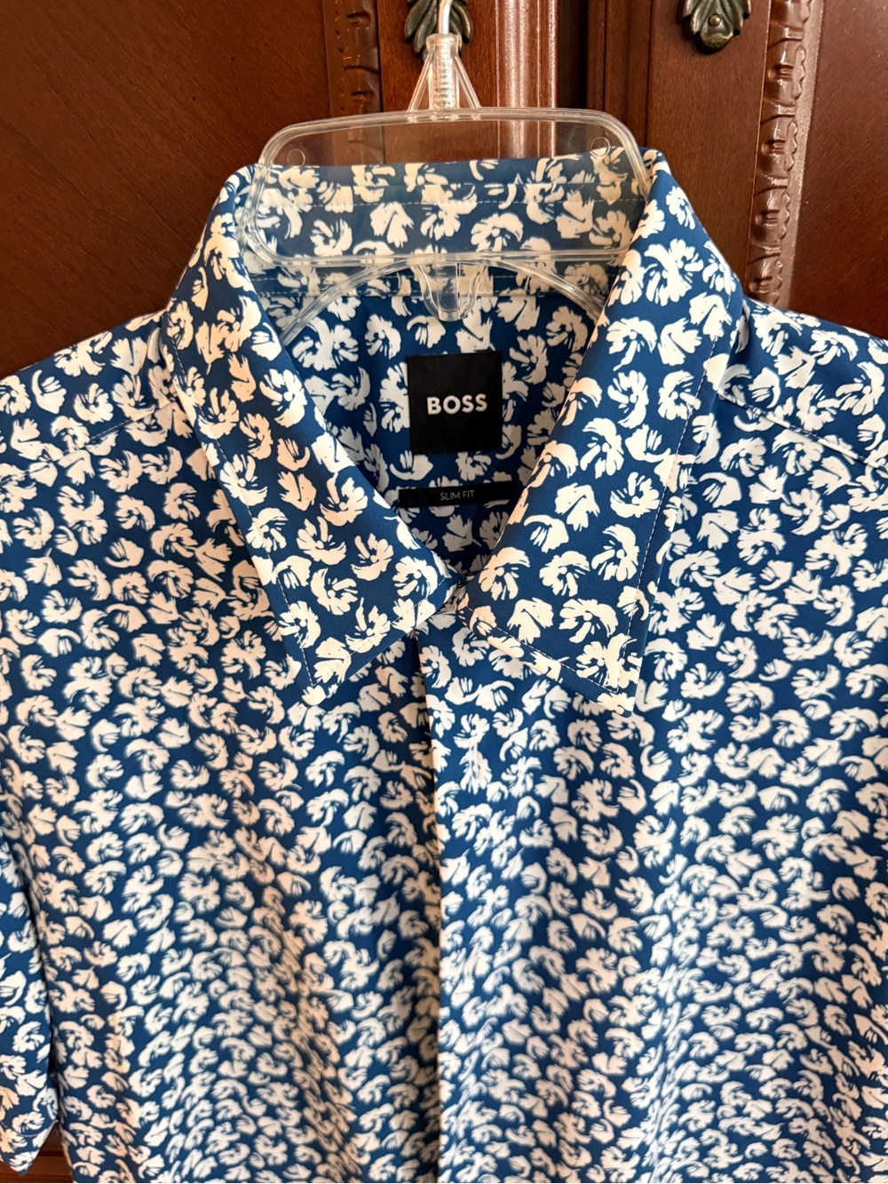 BOSS EUC Slim Fit Blue & White
“Roan” Floral Short Sleeve Shirt
Stretch size Med - Picture 6 of 8